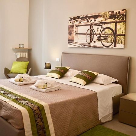 Flats4Rent Nikos Appartement Verona Buitenkant foto